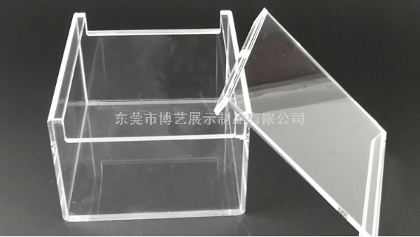 在定制亞克力展示架時，絲印應(yīng)該注意一些什么事項呢？